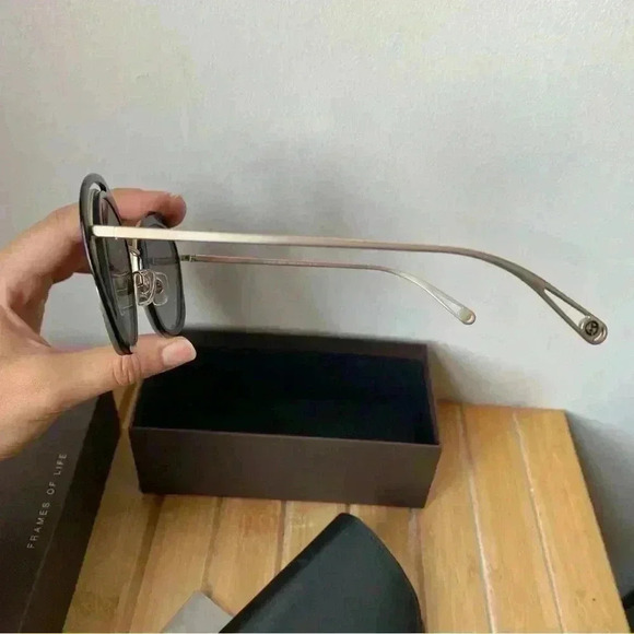 Giorgio Armani Women’s Circular Sunglasses with Box & Authenticity Certificate - Picture 3 of 15